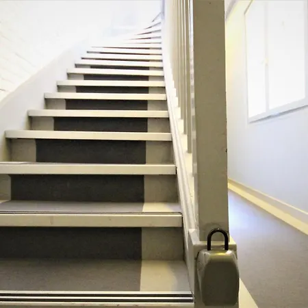 Taur Street 4 Apartmán