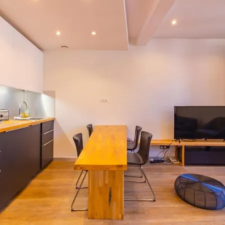 Apartment Taur Street 4 *